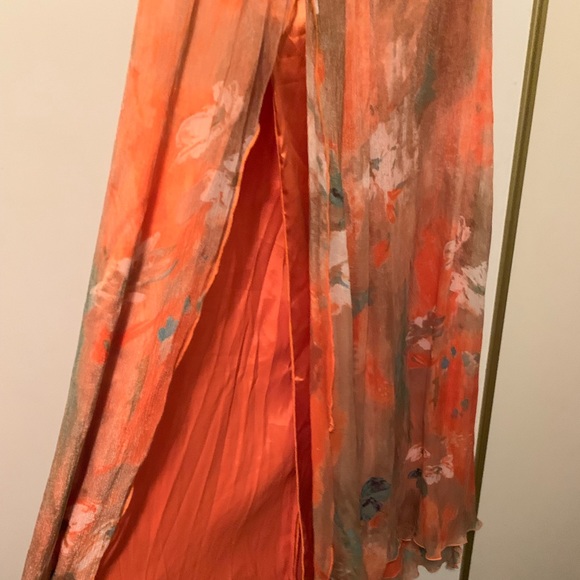 Light weight summer evening Gown - Picture 5 of 5